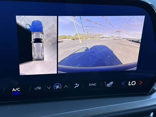 Used 2024 Chevrolet Traverse LS image 31