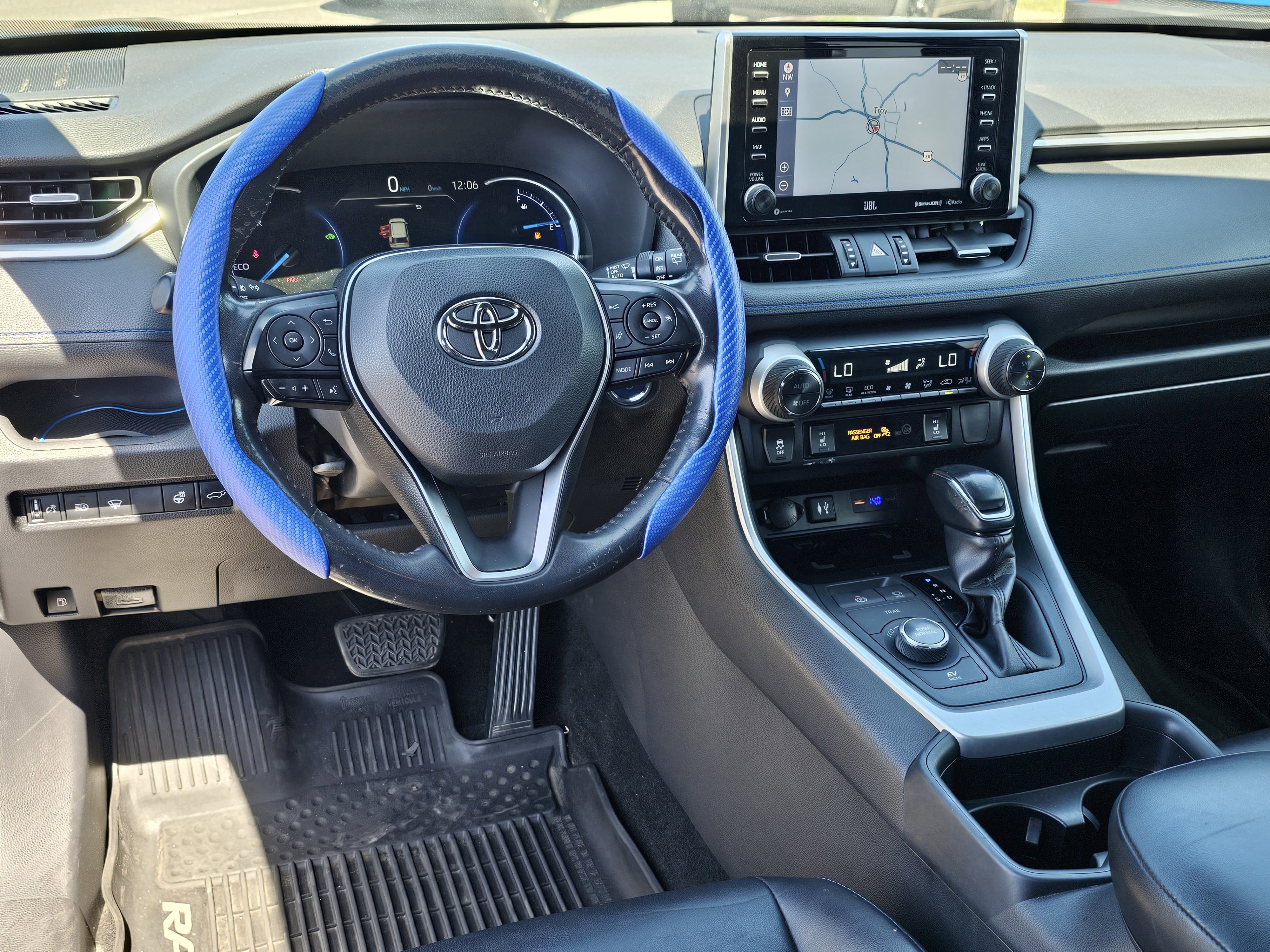 Used 2019 Toyota RAV4 XSE w/ XSE Weather Package AWD/4WD image 36