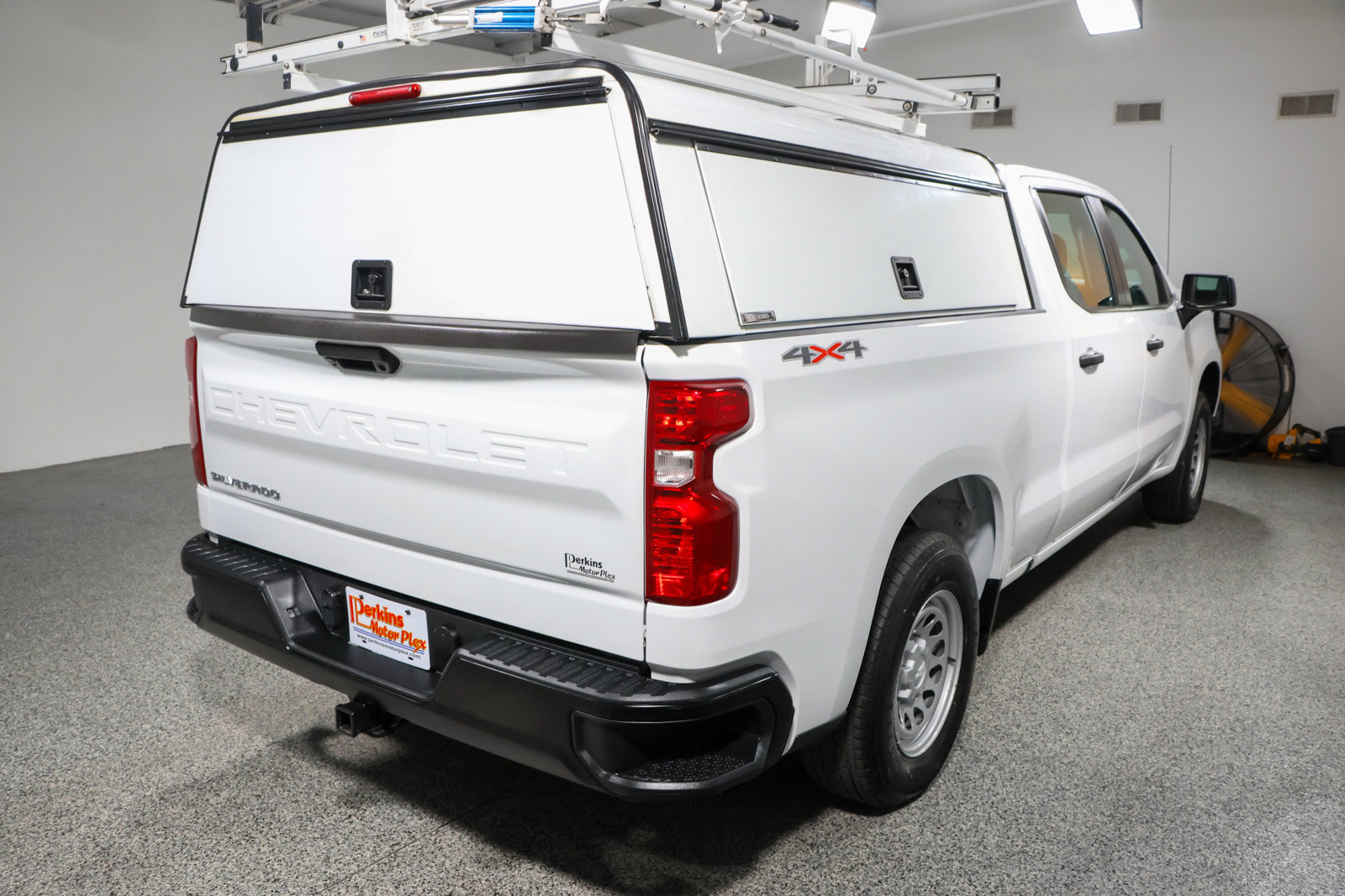 Used 2024 Chevrolet Silverado 1500 W/T w/ Trailering Package AWD/4WD image 5