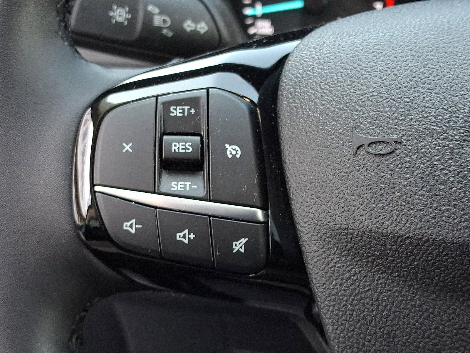 Certified 2022 Ford Escape SE w/ SE Sport Appearance Package AWD/4WD image 25