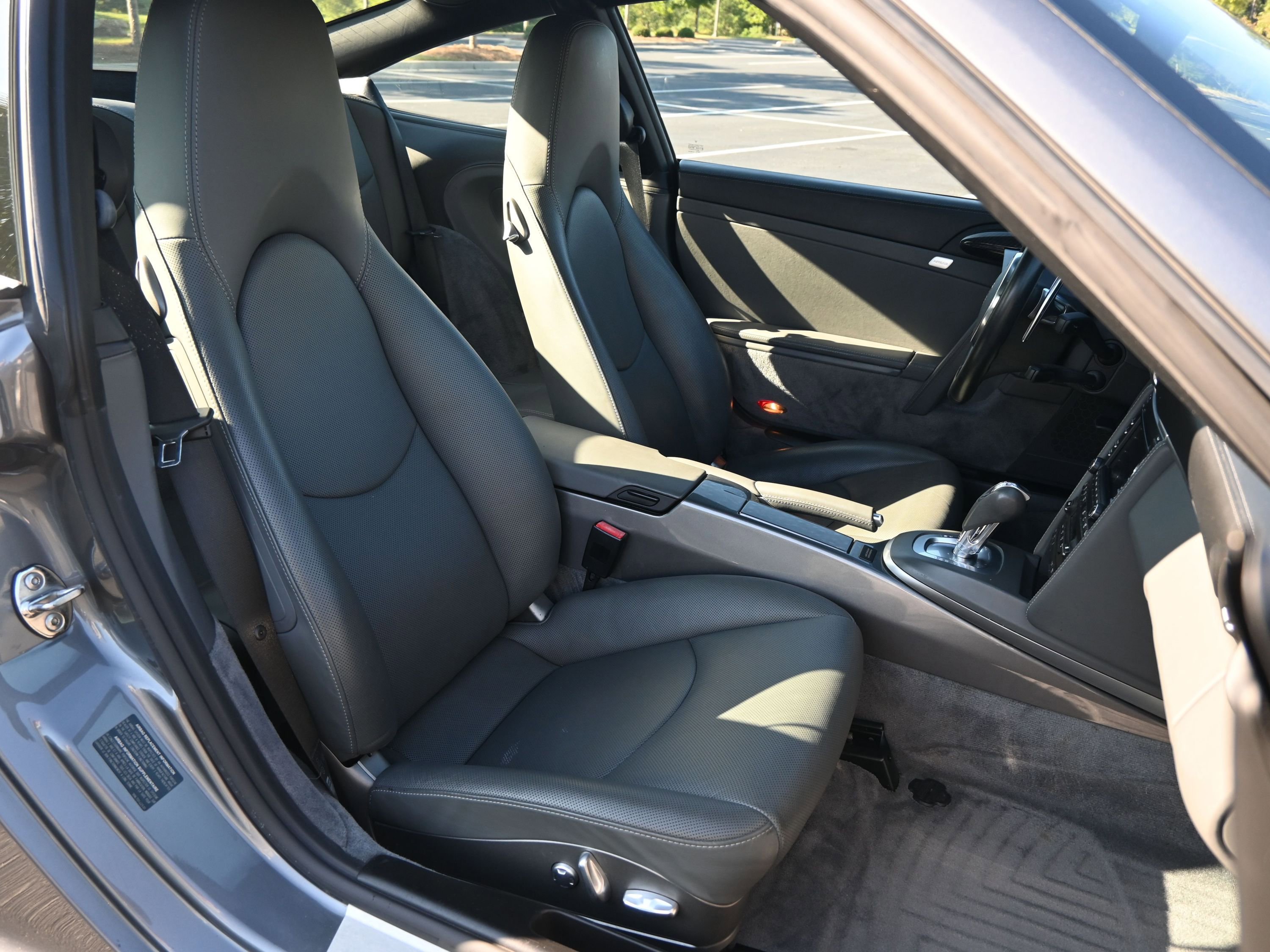 Used 2011 Porsche 911 Turbo S image 27