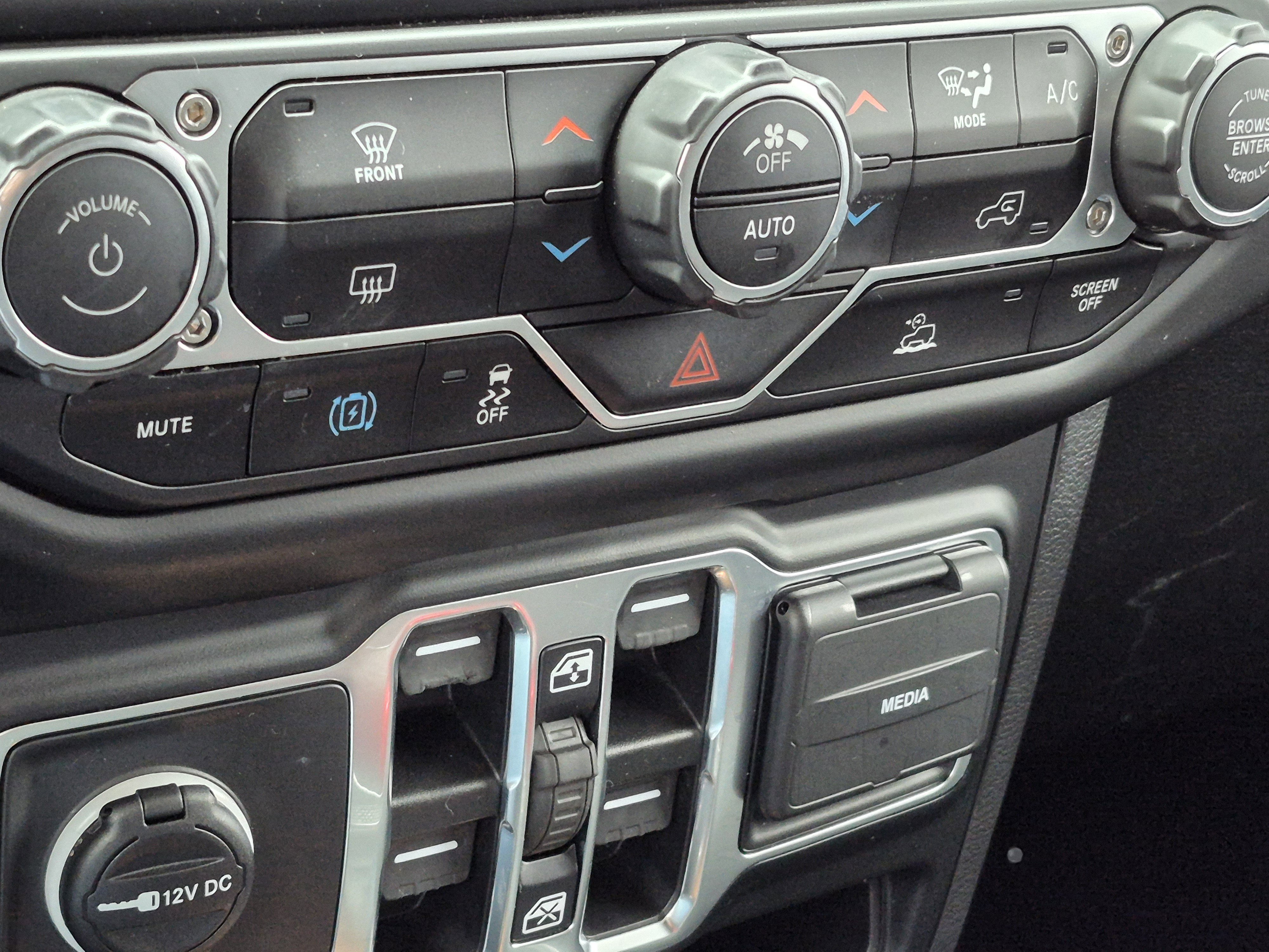 Used 2023 Jeep Wrangler Unlimited Rubicon 4xe image 23