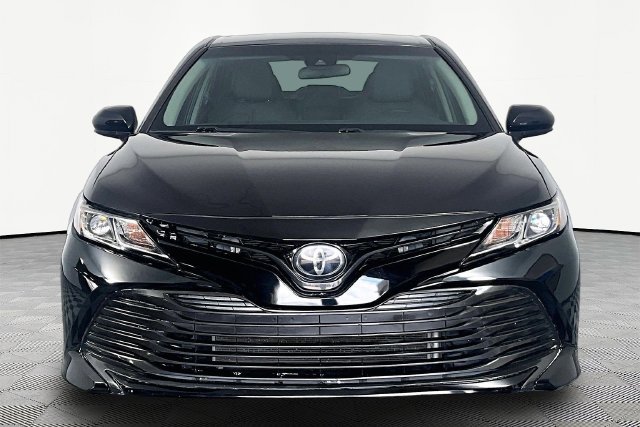 Used 2018 Toyota Camry LE FWD image 4