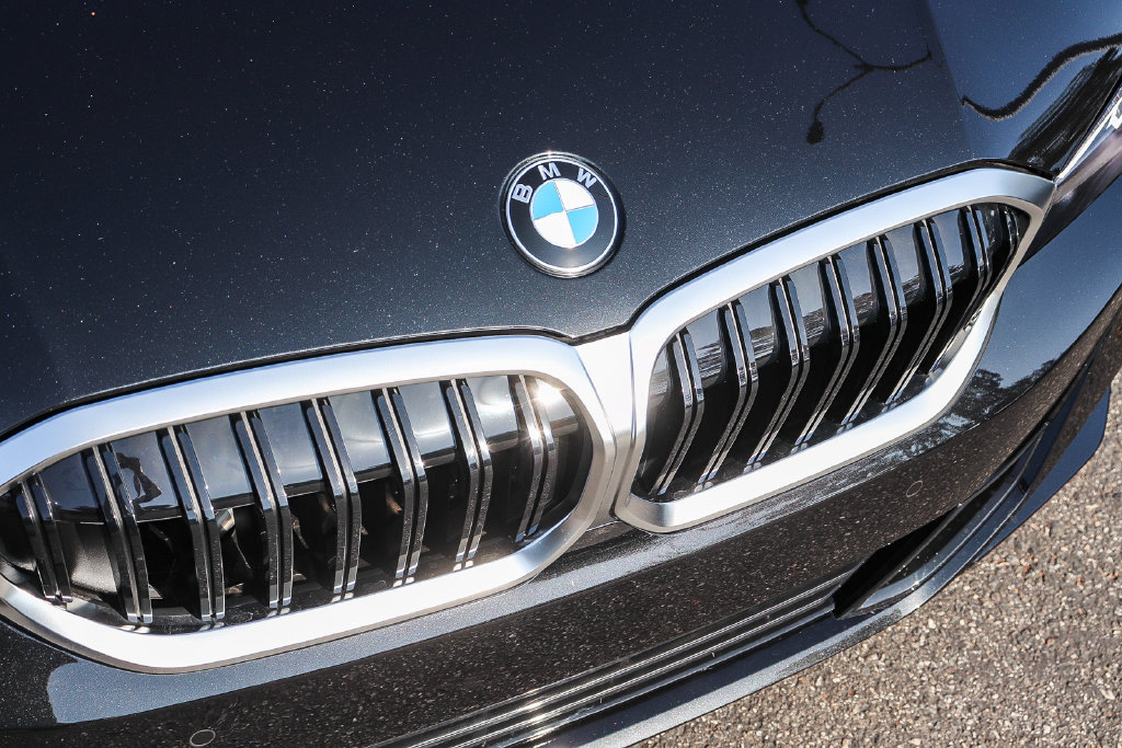 New 2026 BMW 330i Sedan RWD image 11