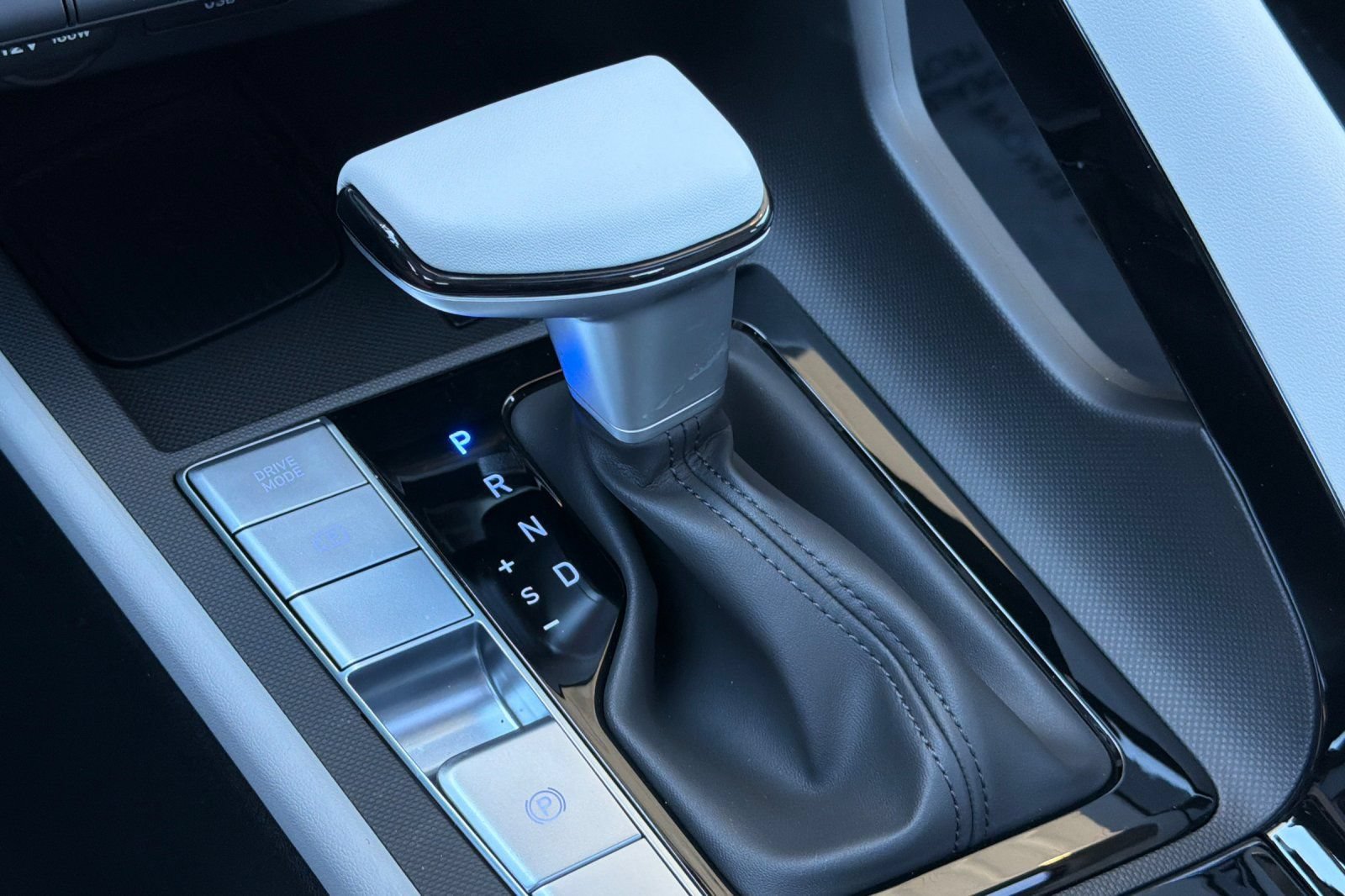 New 2026 Hyundai Elantra Limited FWD image 20