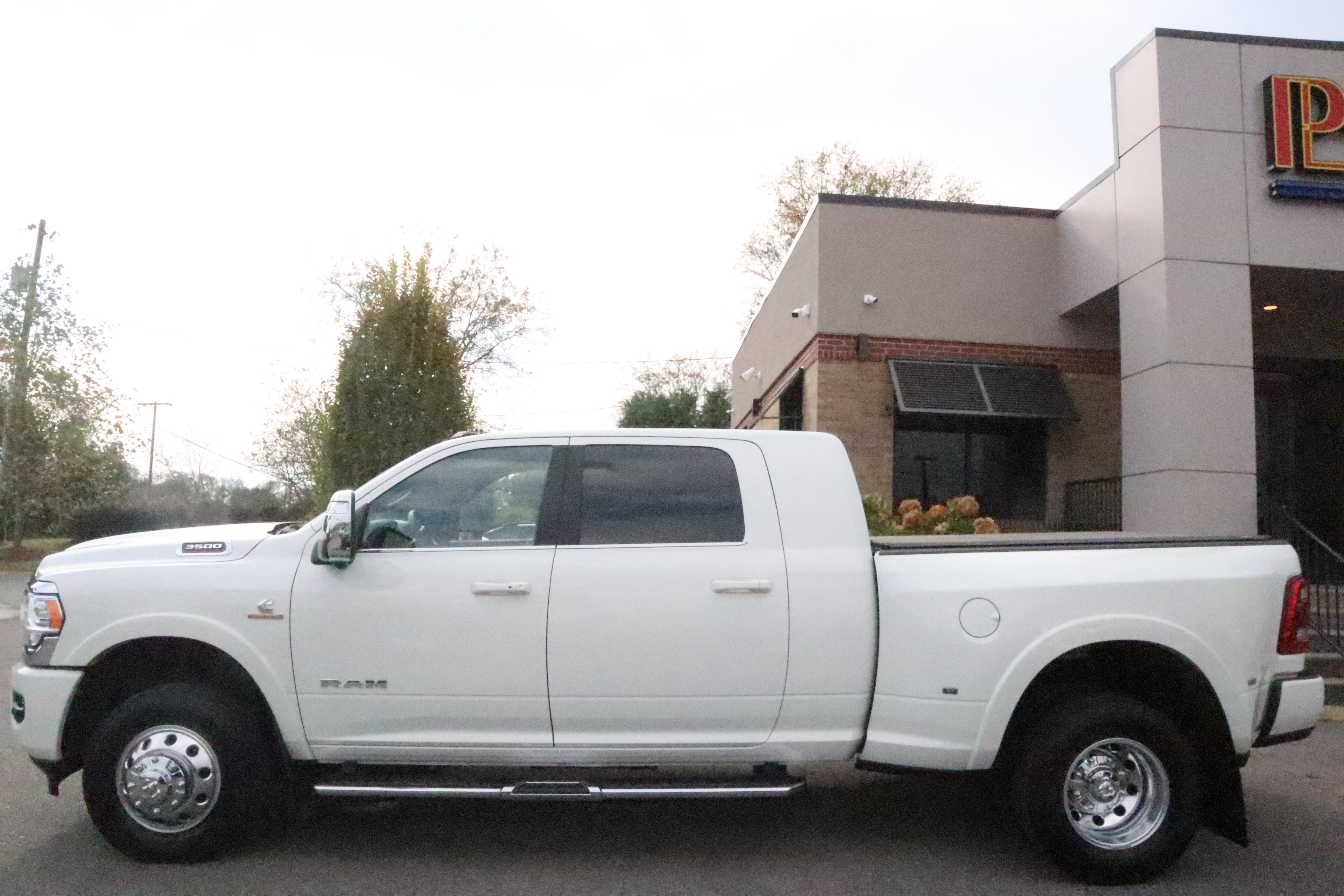 Used 2024 RAM 3500 Limited w/ Towing Technology Group AWD/4WD image 10