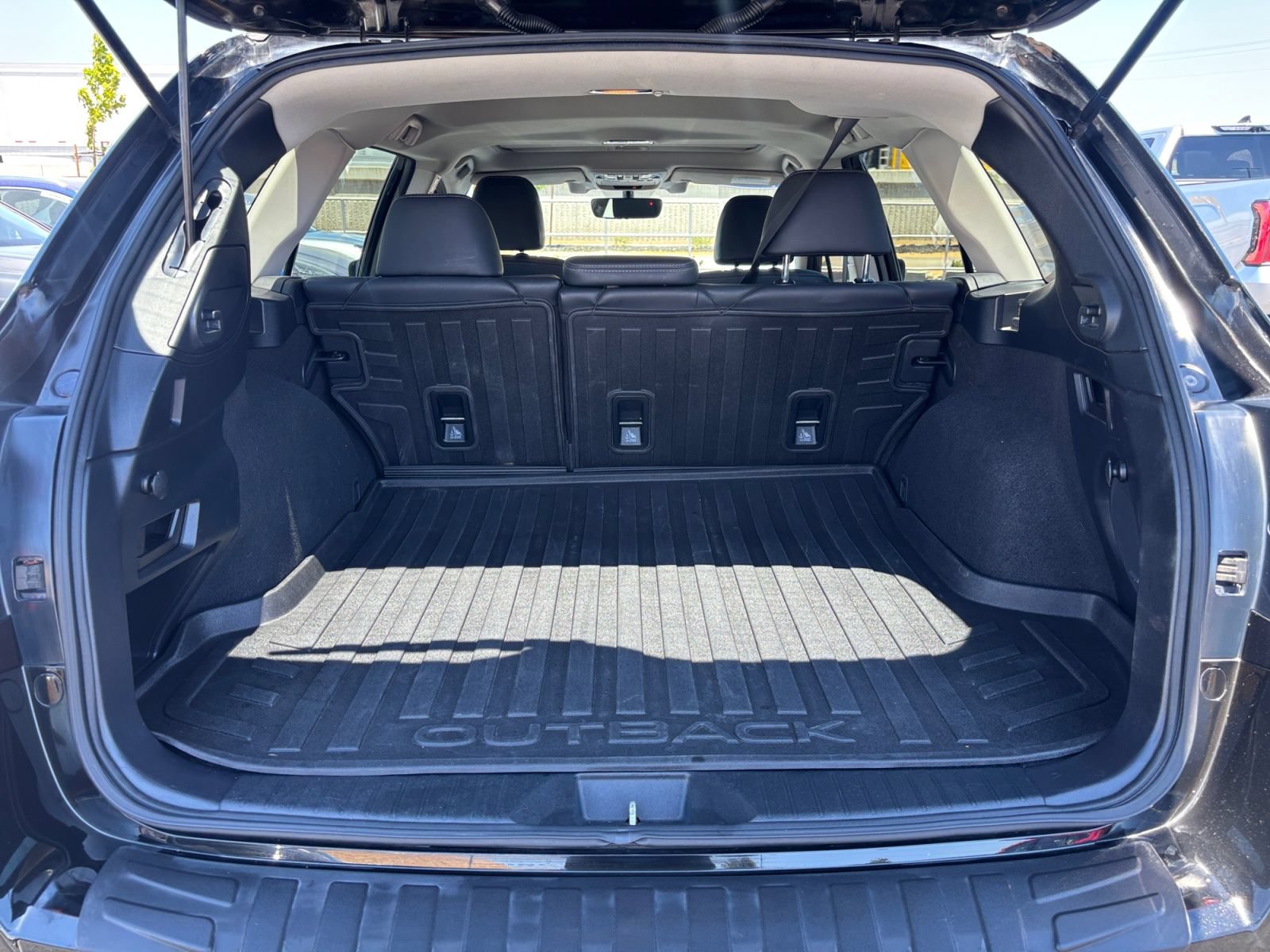 Used 2019 Subaru Outback 2.5i Limited AWD/4WD image 19