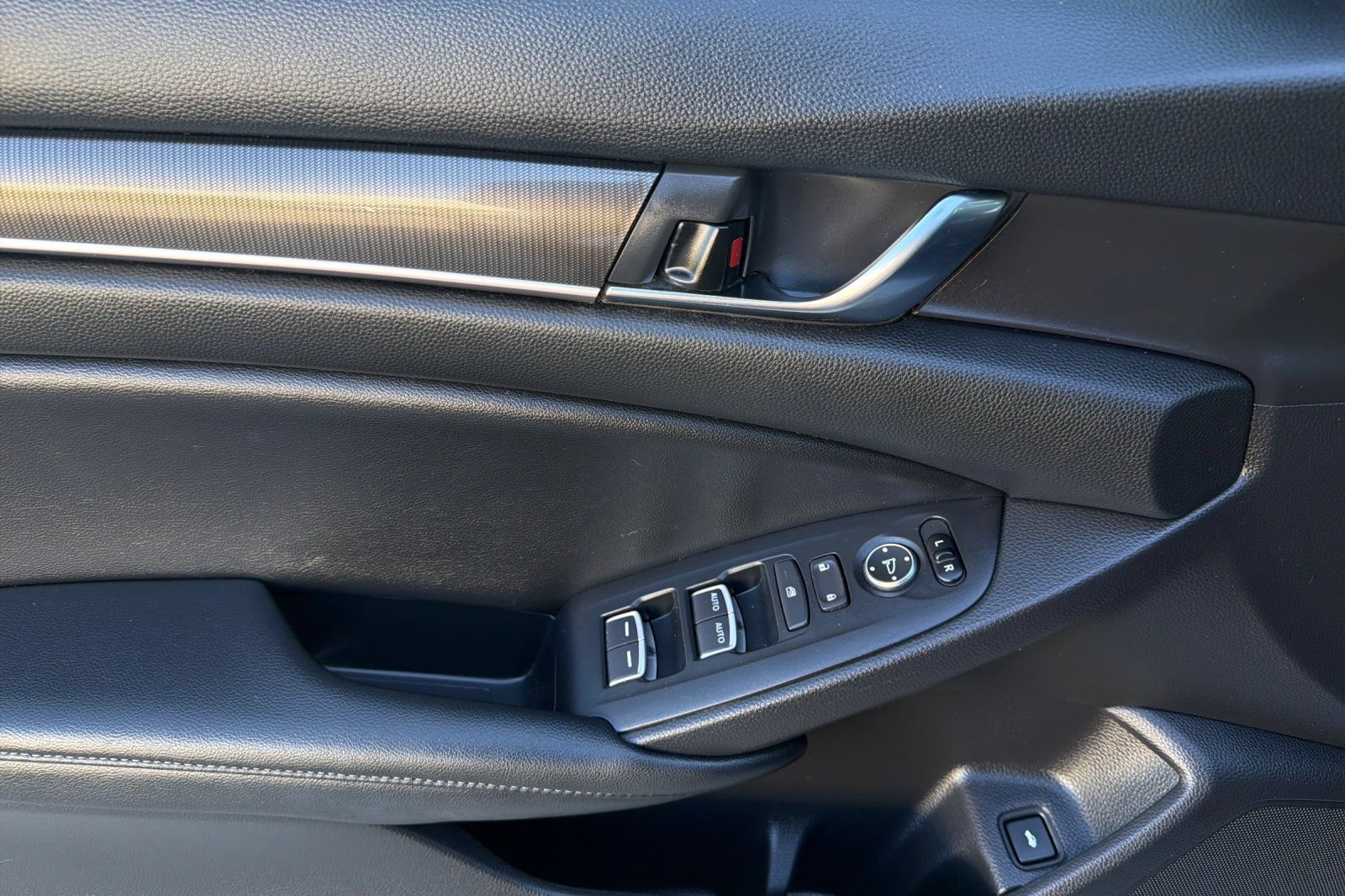 Used 2021 Honda Accord Sport image 13