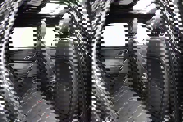 Used 2018 Land Rover Range Rover Velar R-Dynamic SE image 26