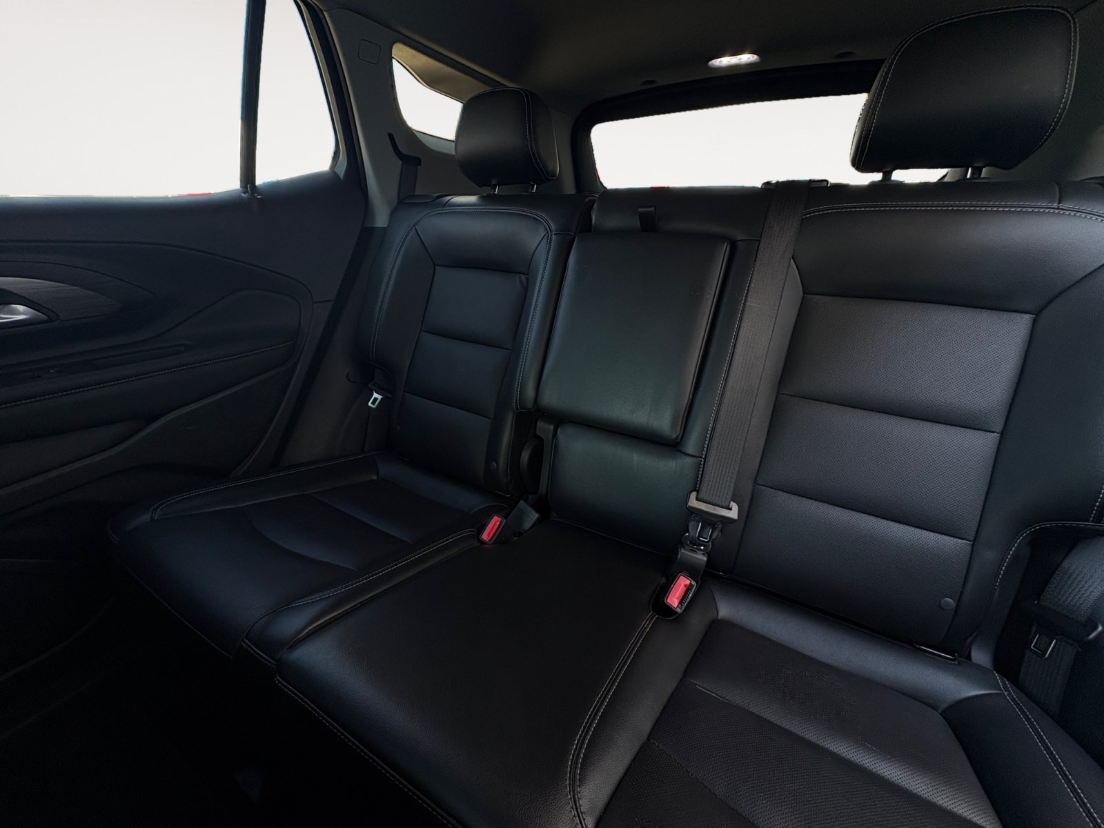 Used 2023 GMC Terrain SLT FWD image 24