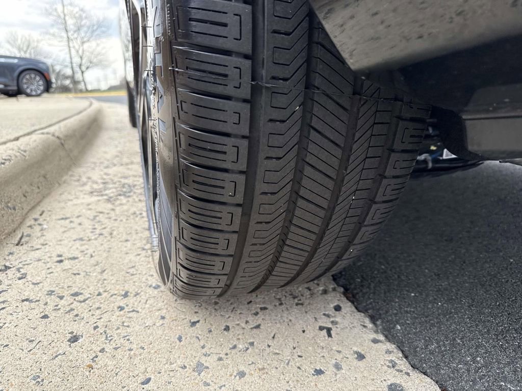 Used 2024 Chevrolet Equinox EV RS image 16