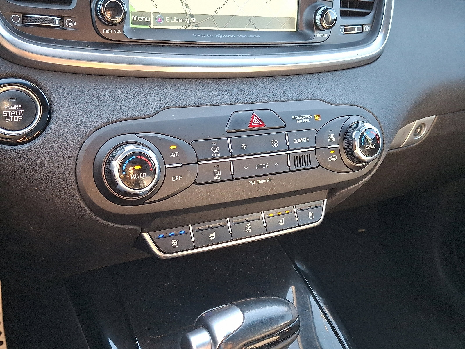 Used 2018 Kia Sorento SX image 19