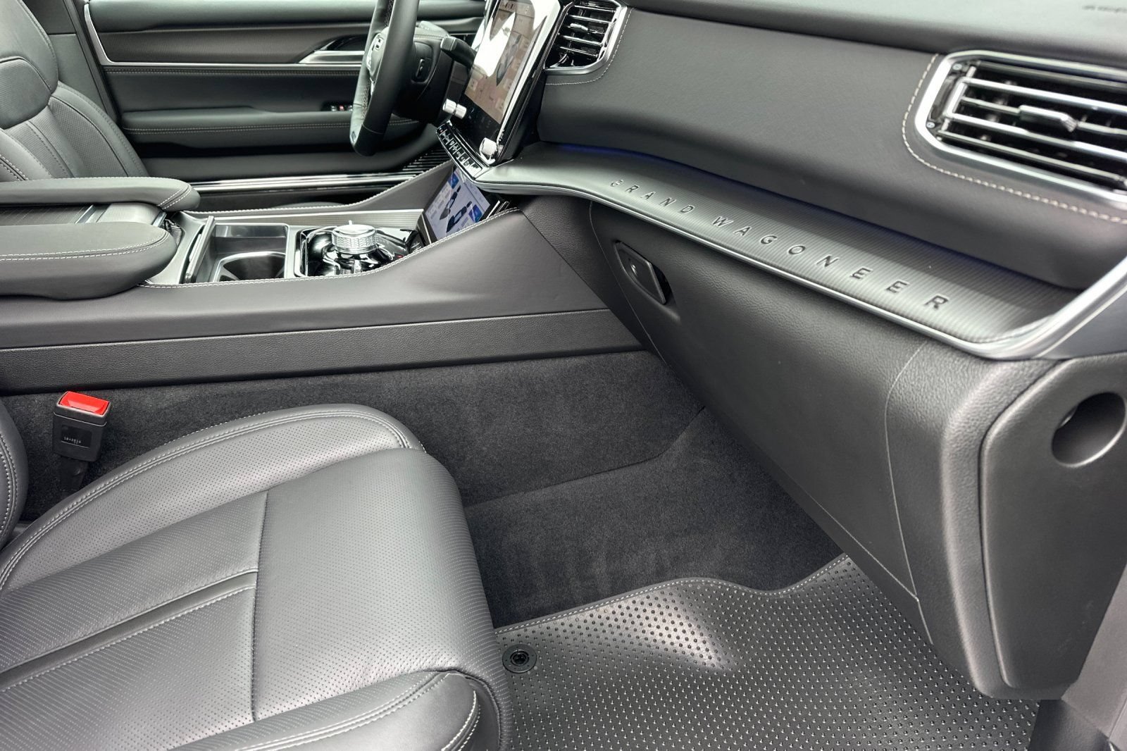 New 2026 Jeep Grand Wagoneer L Summit AWD/4WD image 16
