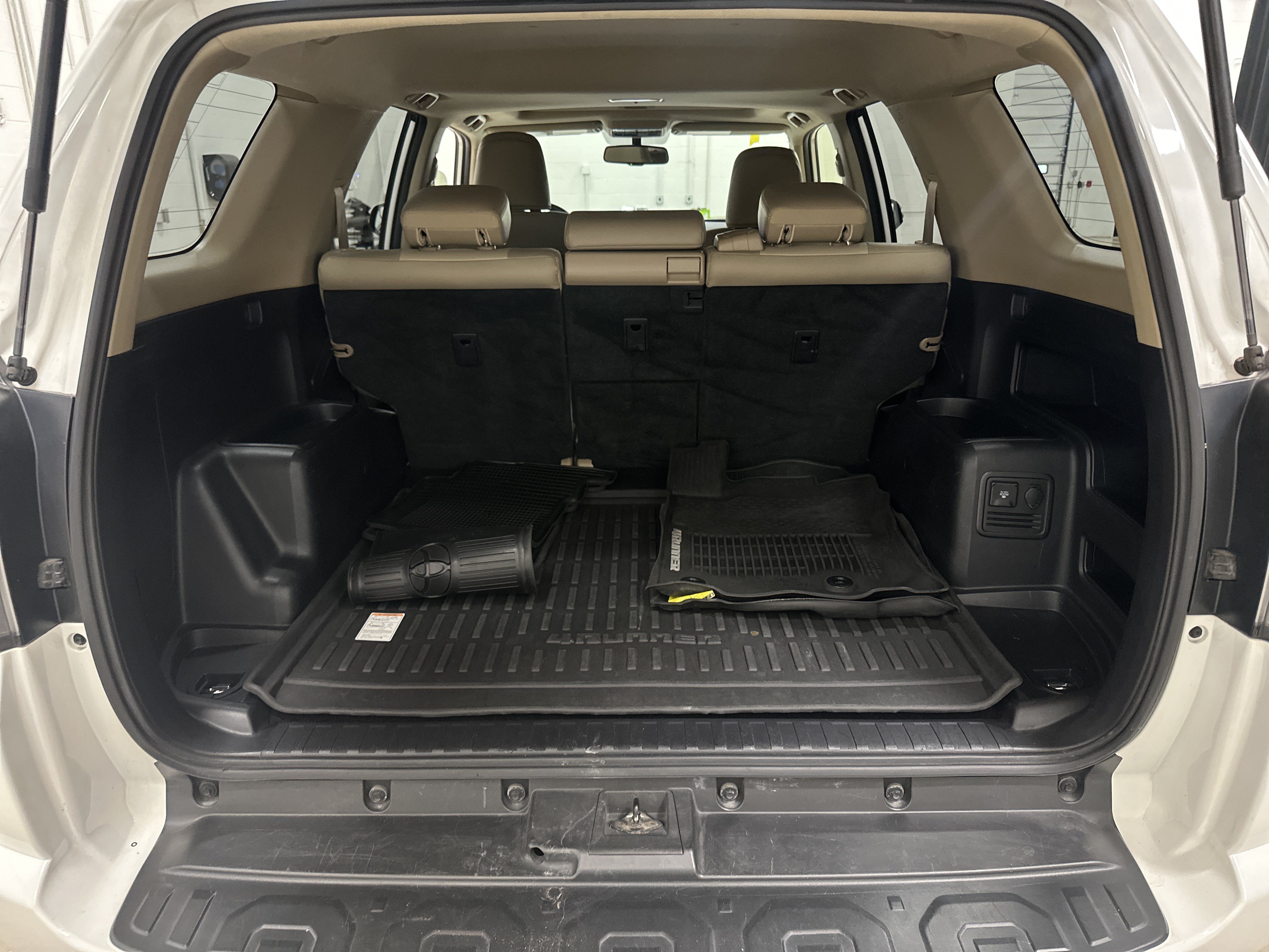 Used 2017 Toyota 4Runner SR5 Premium AWD/4WD image 32