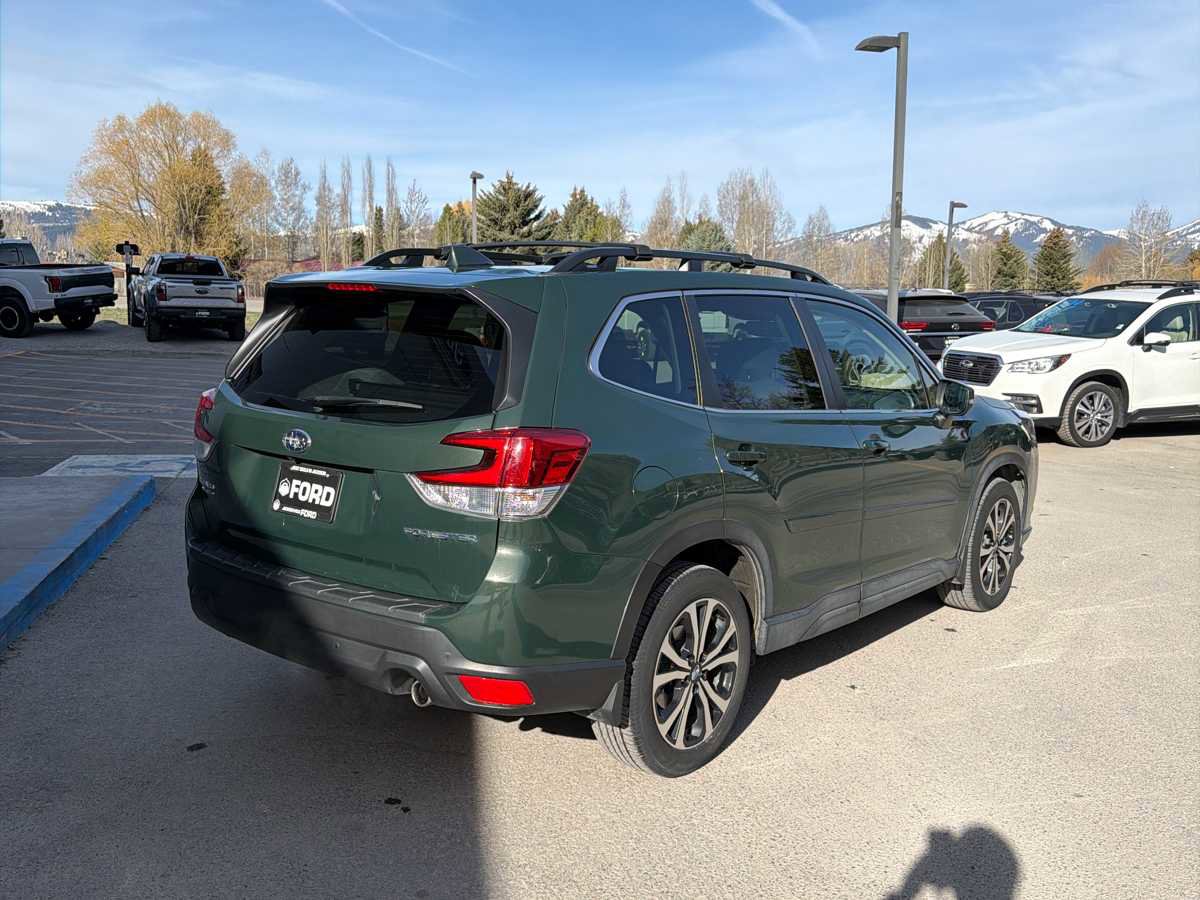 Used 2022 Subaru Forester Limited image 7