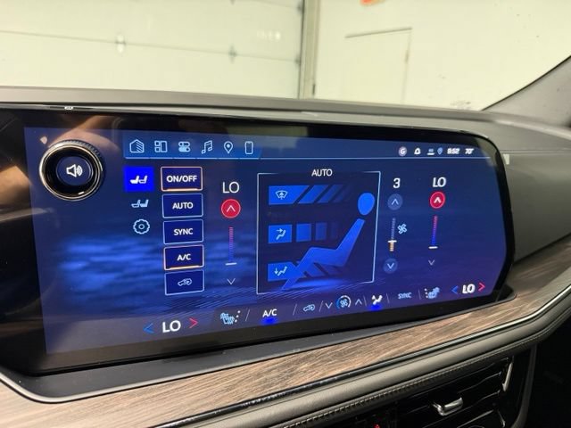 New 2026 Chevrolet Suburban LT w/ Comfort Package AWD/4WD image 22