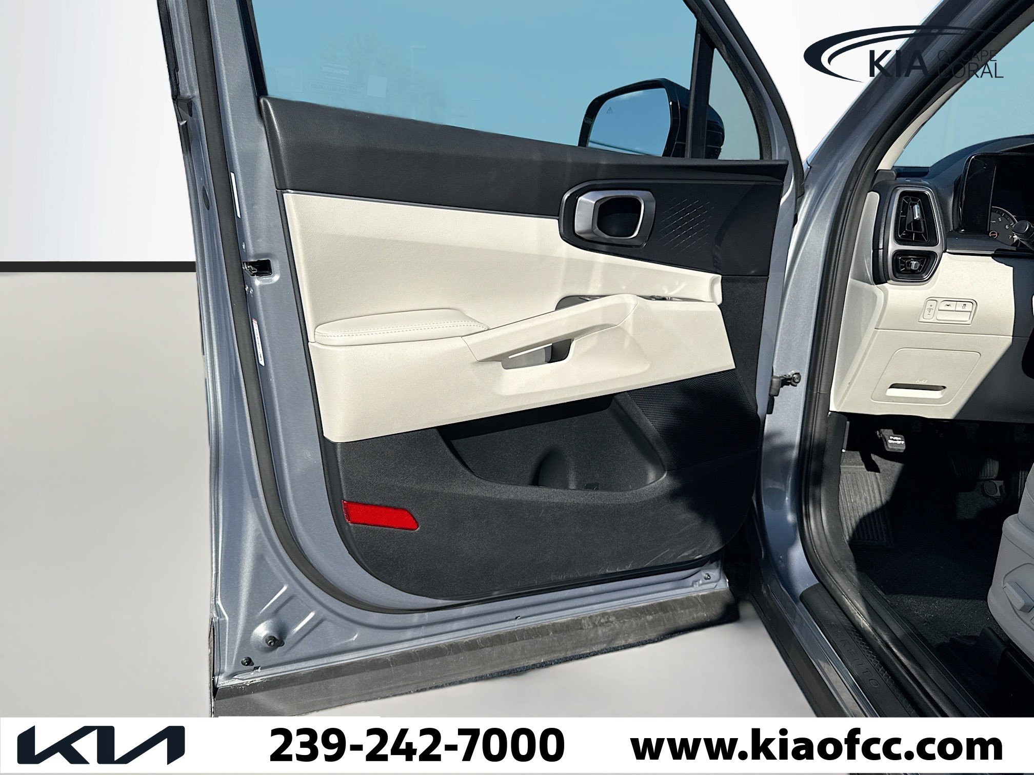 Certified 2023 Kia Sorento S w/ Panoramic Sunroof Package image 21