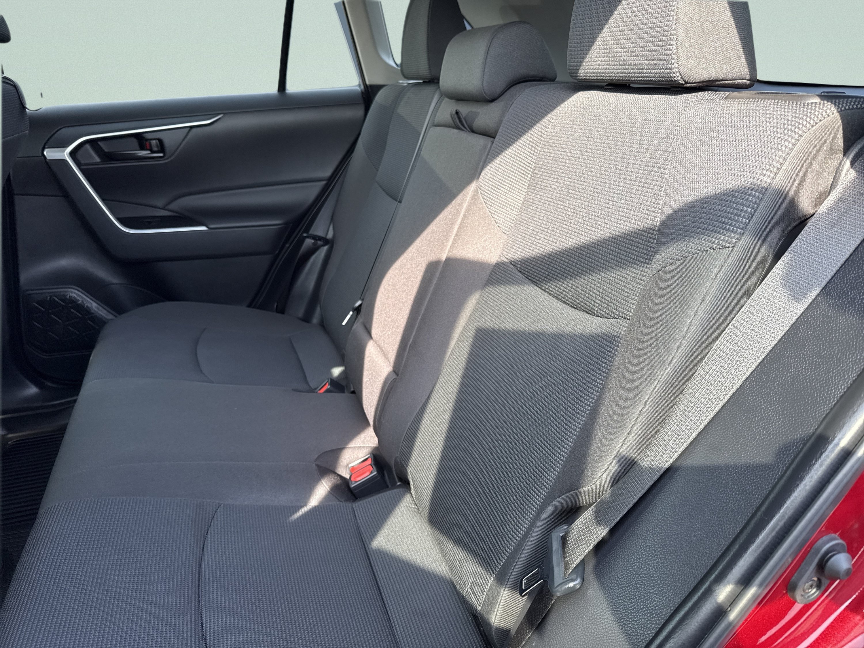 Used 2024 Toyota RAV4 LE AWD/4WD image 22