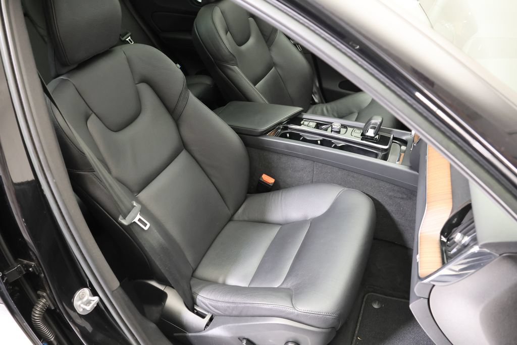 Used 2023 Volvo XC60 B5 Plus w/ Protection Package Premier AWD/4WD image 41