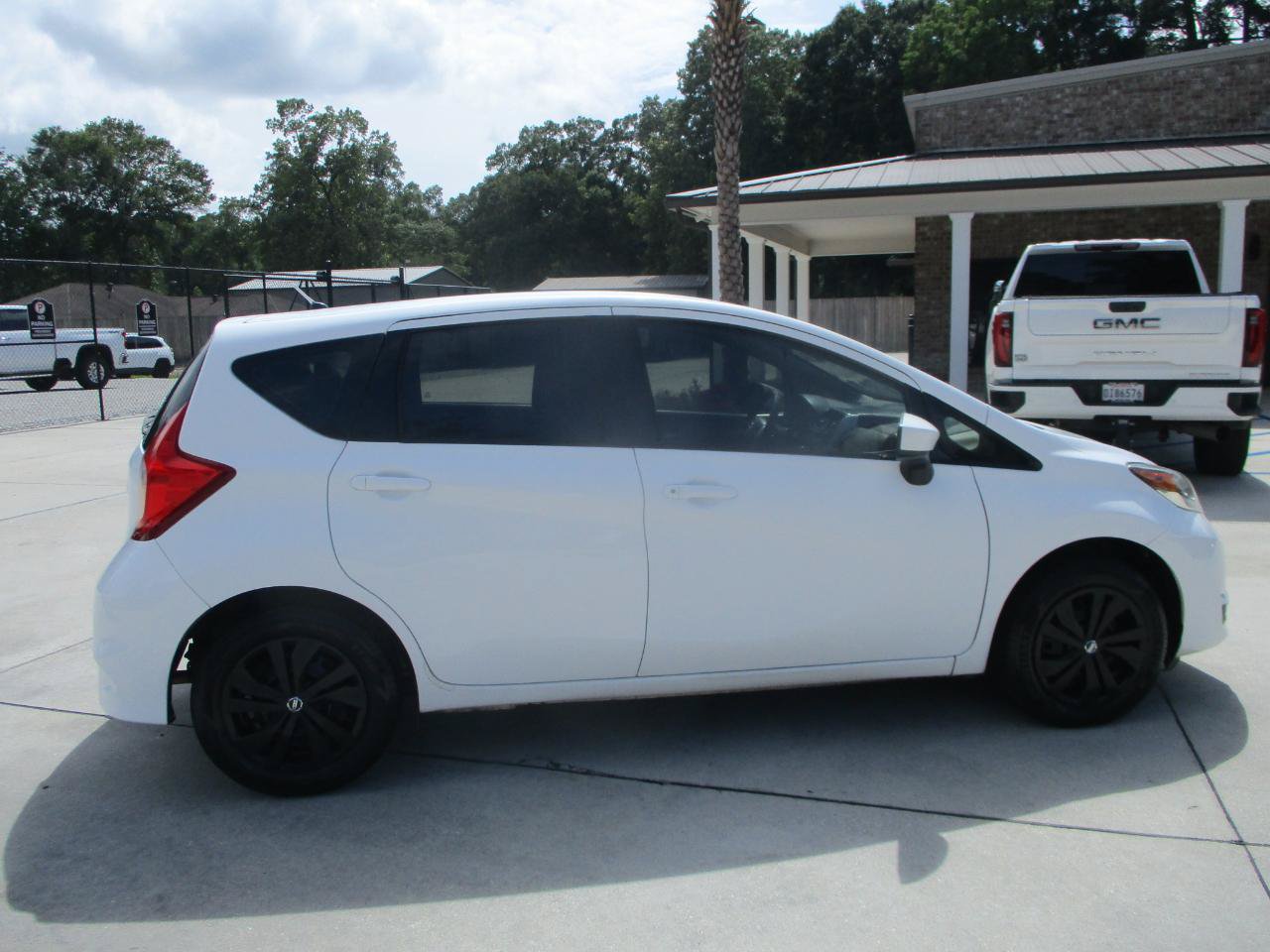Used 2017 Nissan Versa Note S Plus FWD image 9