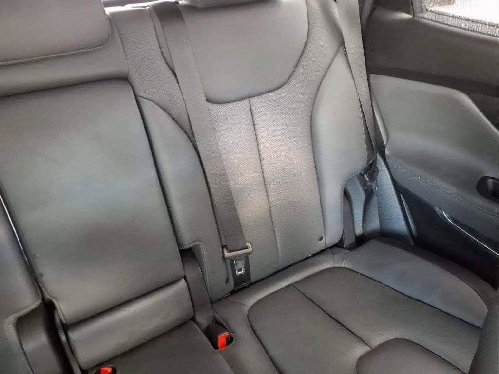 Used 2023 Hyundai Santa Fe SEL w/ Premium Package FWD image 17