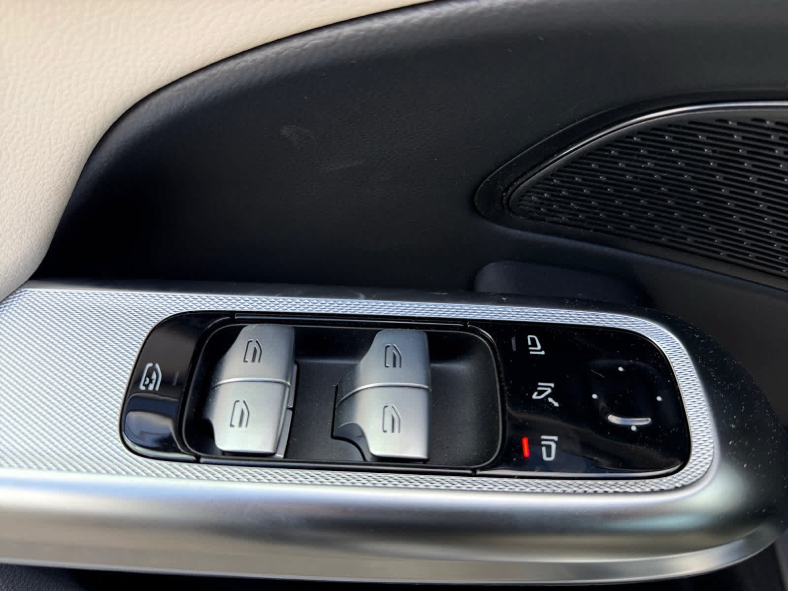 Used 2026 Mercedes-Benz E 350 4MATIC Sedan image 25