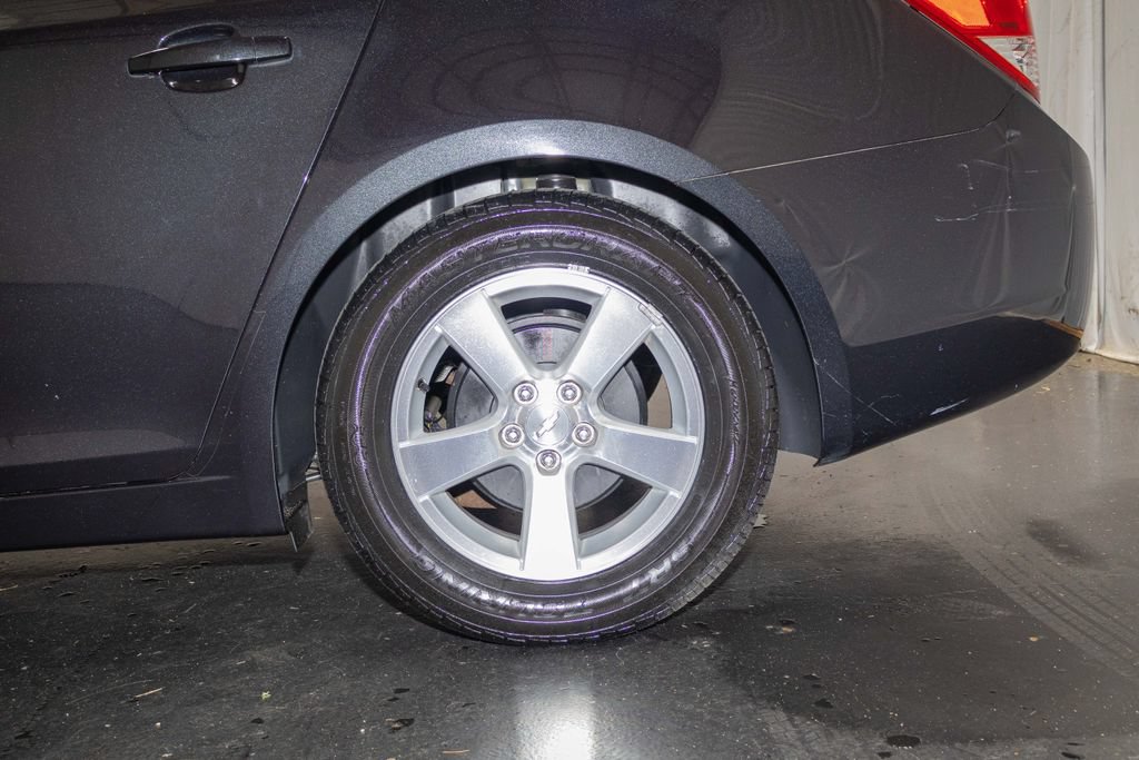Used 2014 Chevrolet Cruze LT w/ All-Star Edition FWD image 9