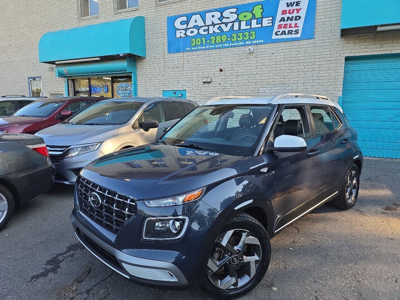 Used 2022 Hyundai Venue Limited FWD image 3