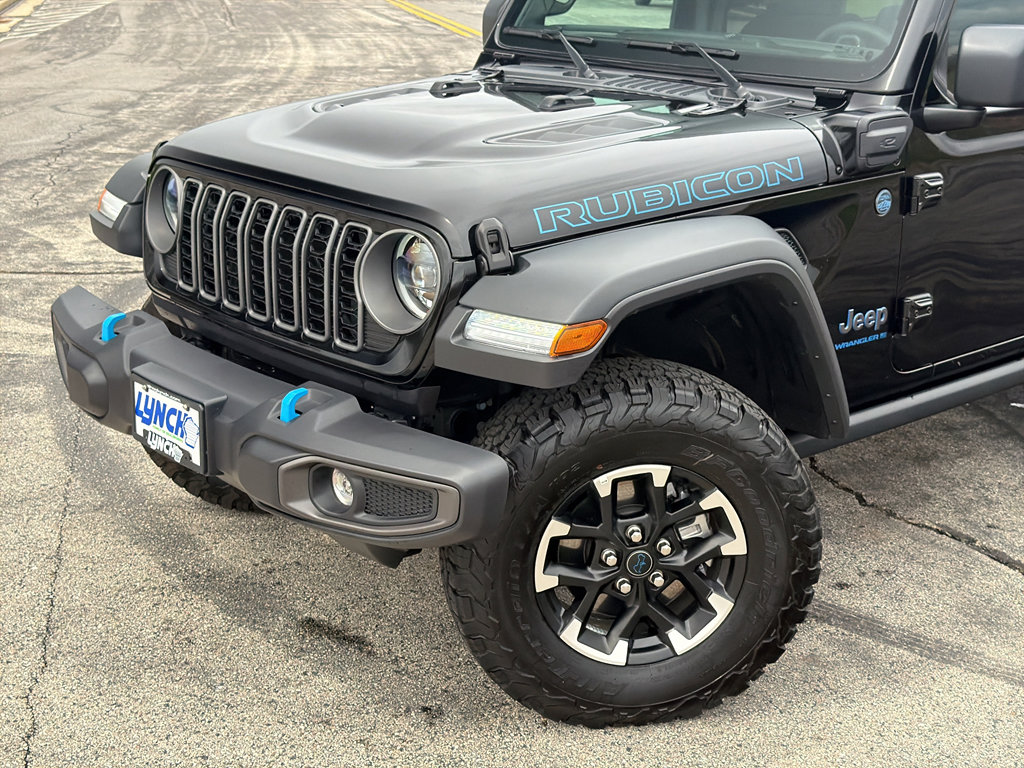 Used 2025 Jeep Wrangler Unlimited Rubicon 4xe w/ Convenience Group AWD/4WD image 8
