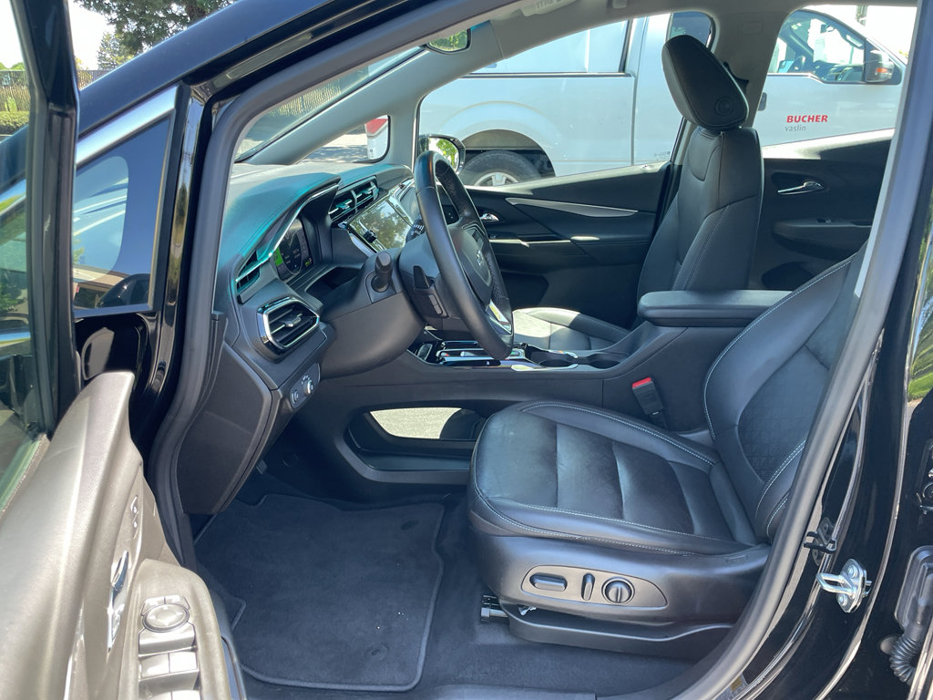 Used 2023 Chevrolet Bolt LT w/ Infotainment Package FWD image 14