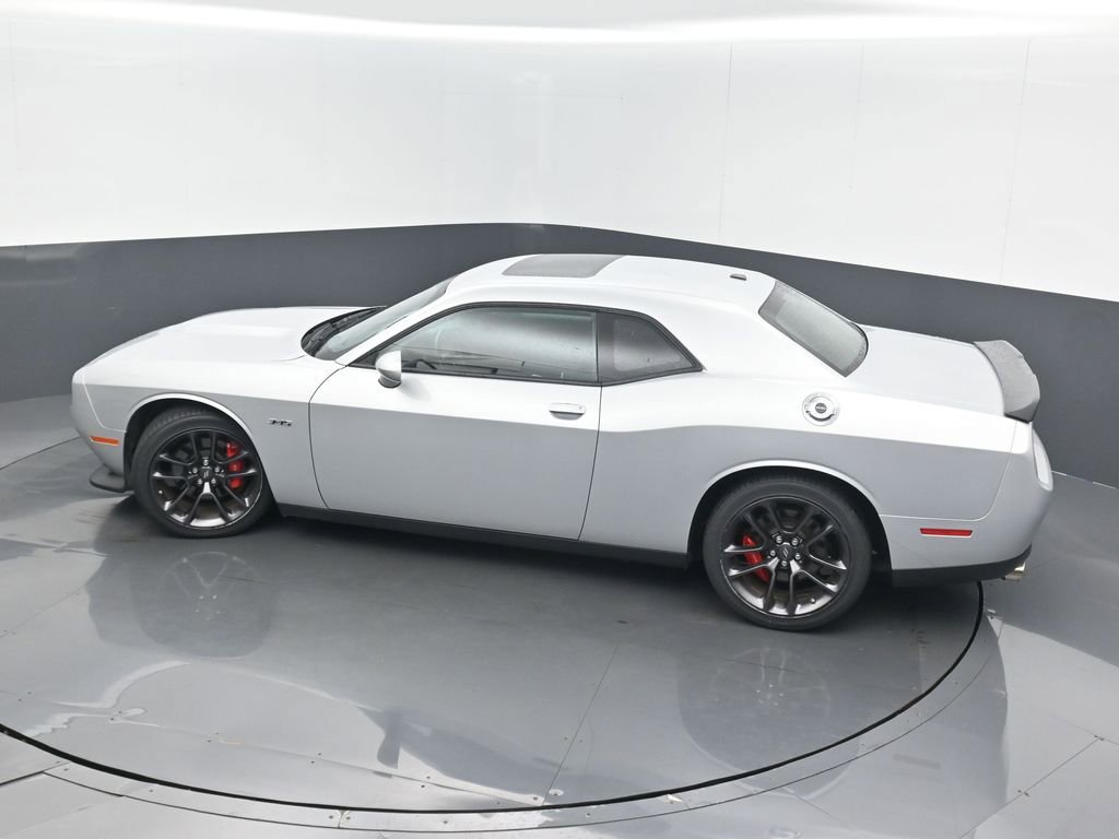 Used 2023 Dodge Challenger R/T w/ Performance Handling Group image 15