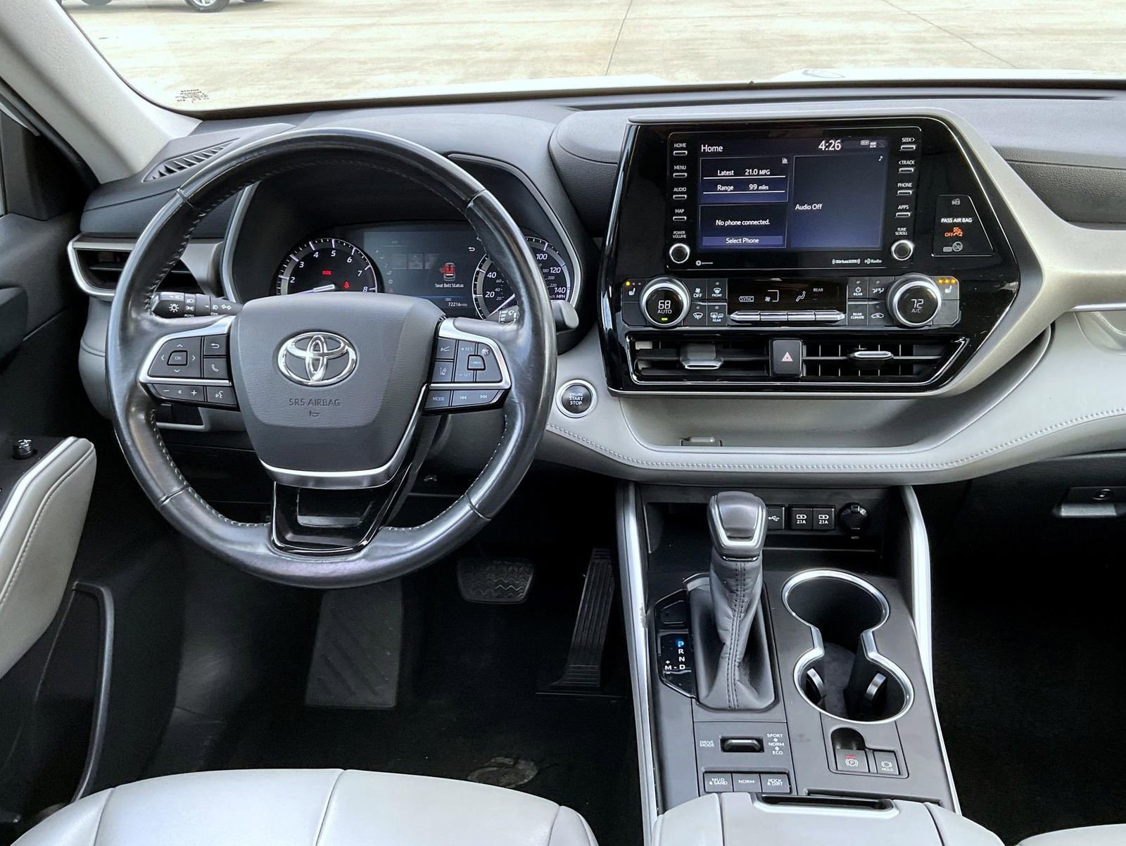 Used 2020 Toyota Highlander XLE image 23