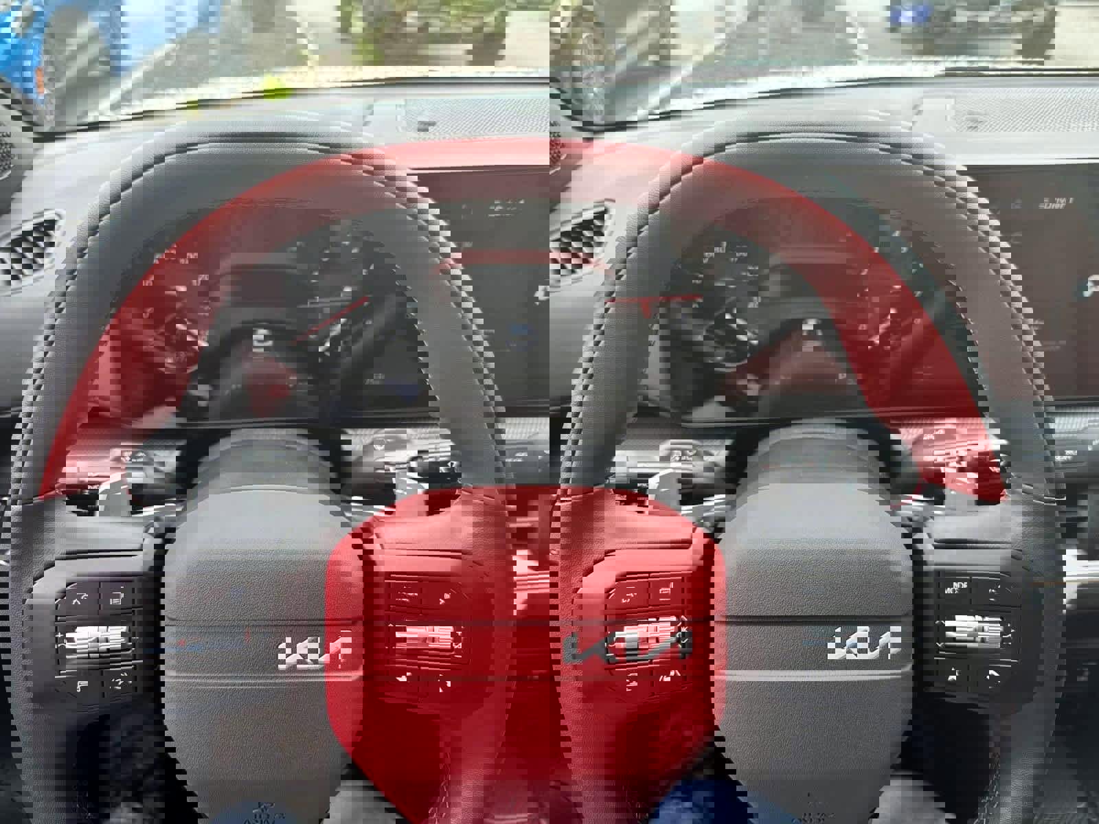 Used 2025 Kia K4 GT-Line w/ GT-Line Premium Package image 19