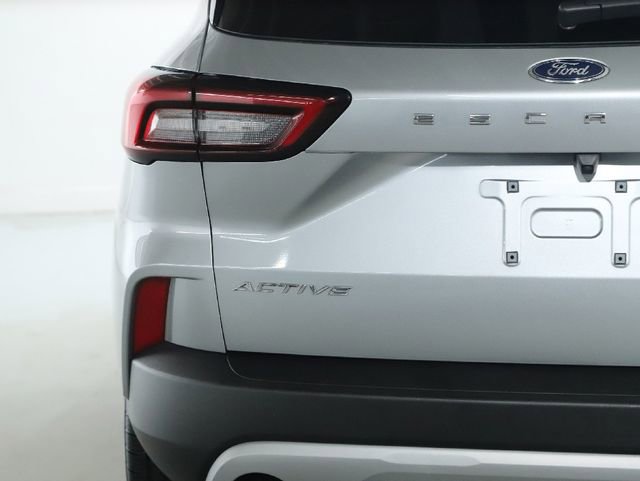 Used 2023 Ford Escape Active image 14