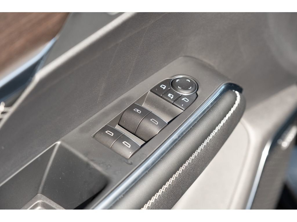 Used 2025 GMC Acadia Denali image 14