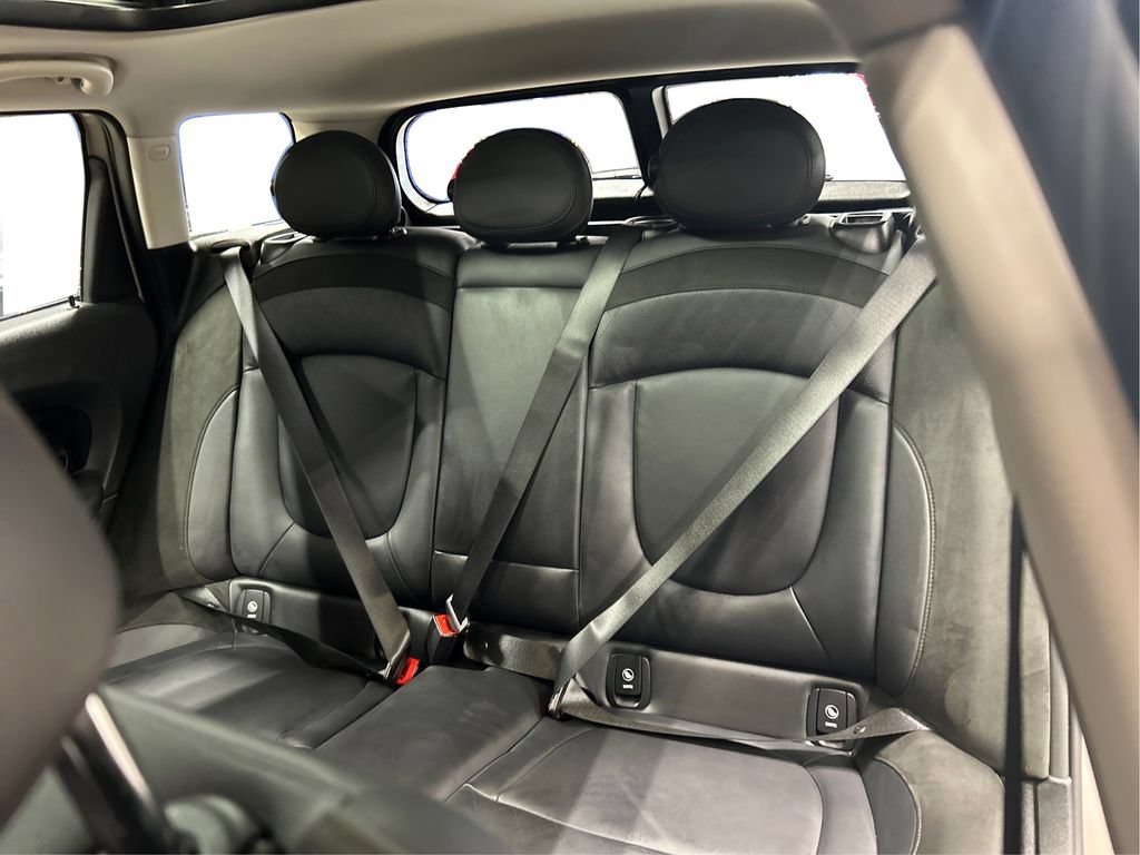 Used 2024 MINI Cooper Clubman S w/ Signature Upholstery Package AWD/4WD image 15