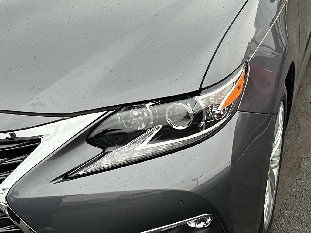 Used 2016 Lexus ES 350 350 w/ Navigation System Package image 8