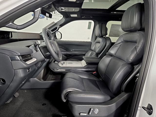 New 2025 Lincoln Navigator Reserve w/ Jet Appearance Package image 13