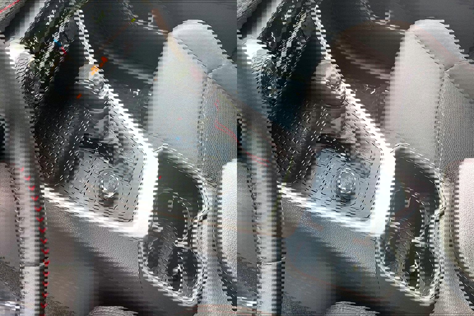 Used 2023 Toyota RAV4 SE image 22