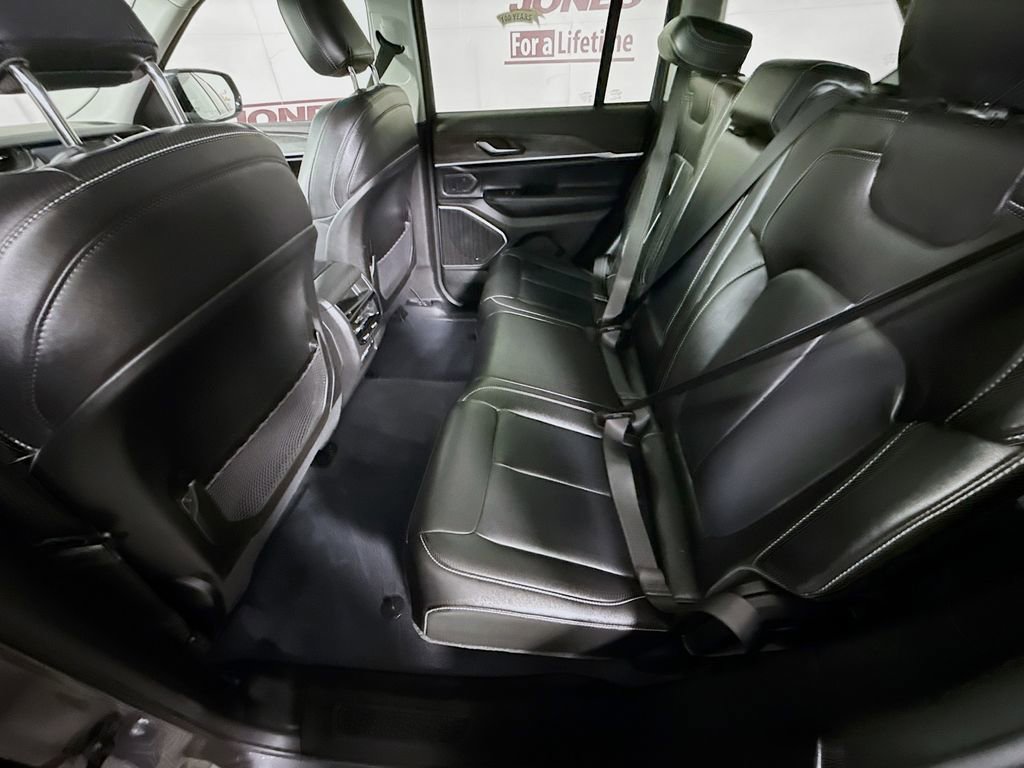 Used 2022 Jeep Grand Cherokee Limited 4xe image 28