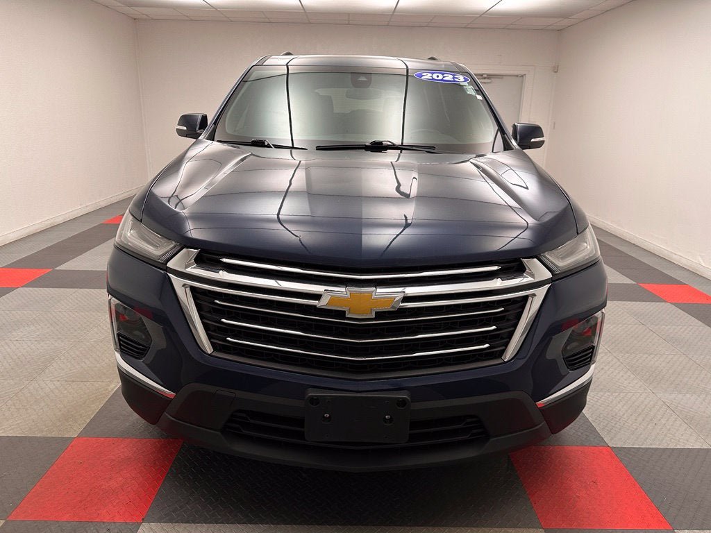 Used 2023 Chevrolet Traverse LT AWD/4WD image 2