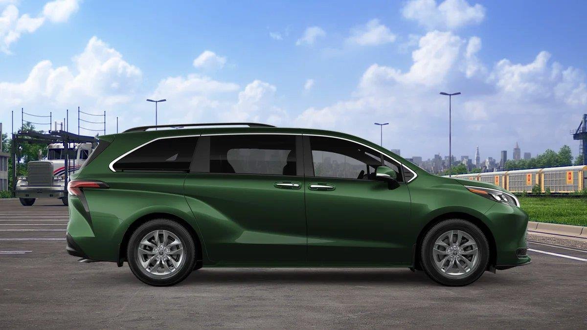 New 2026 Toyota Sienna XLE FWD image 14