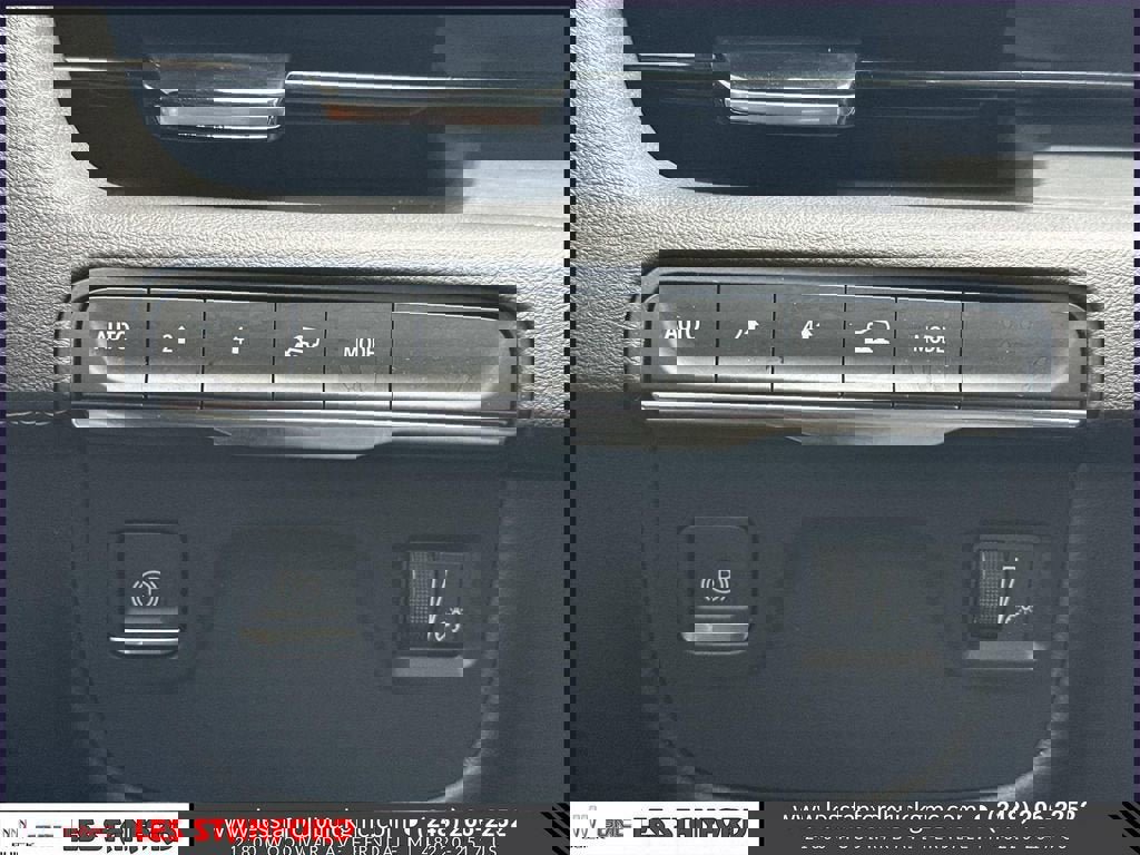 Used 2023 Cadillac Escalade Luxury w/ LPO, Illumination Package image 28