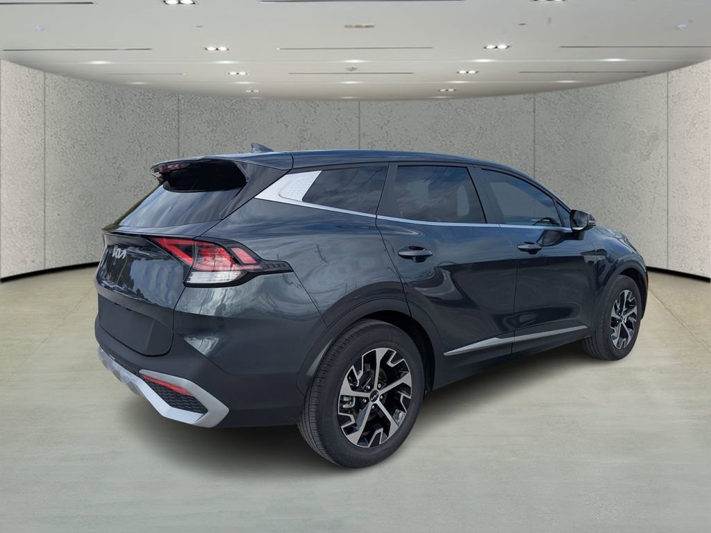 Used 2024 Kia Sportage EX image 3