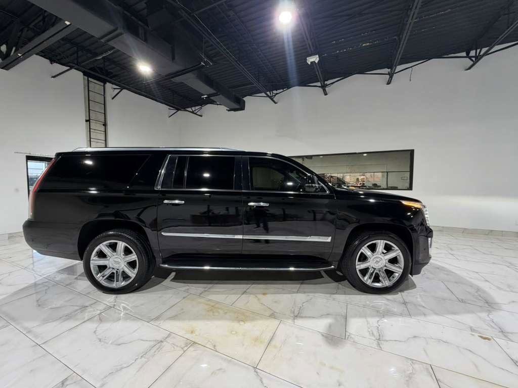 Used 2018 Cadillac Escalade ESV Premium Luxury image 4
