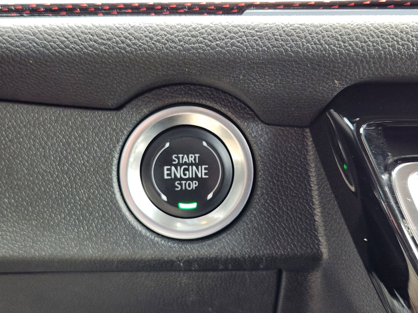 Used 2024 Chevrolet Traverse Z71 AWD/4WD image 23