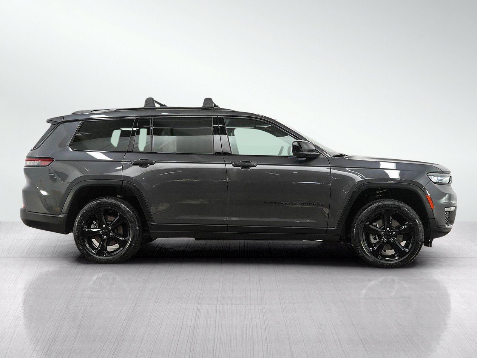 Used 2024 Jeep Grand Cherokee L Limited w/ Black Appearance Package AWD/4WD image 6