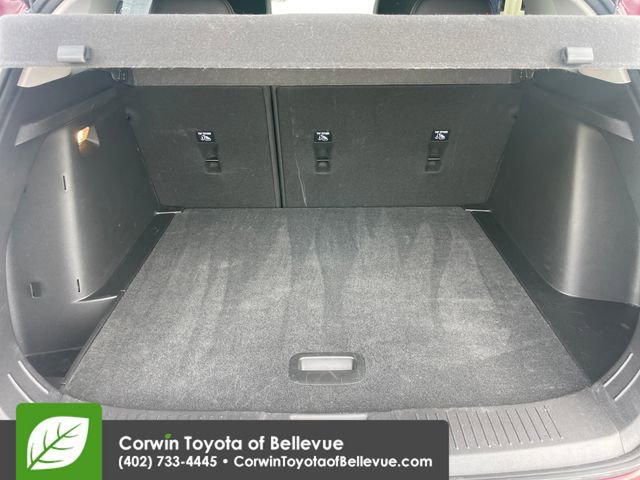 Used 2025 Chevrolet Trax LT w/ Driver Confidence Package FWD image 29