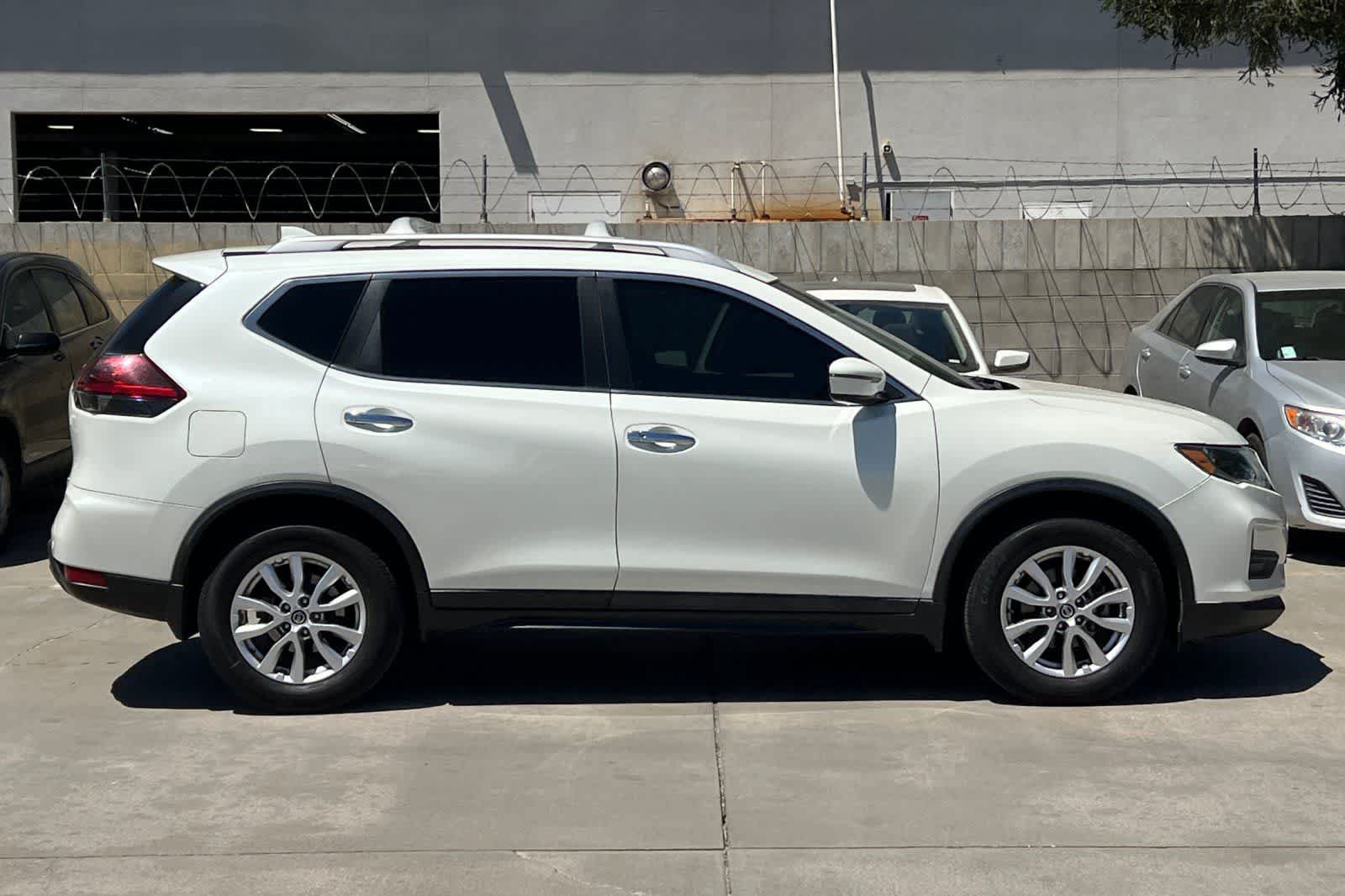 Used 2019 Nissan Rogue SV FWD image 9
