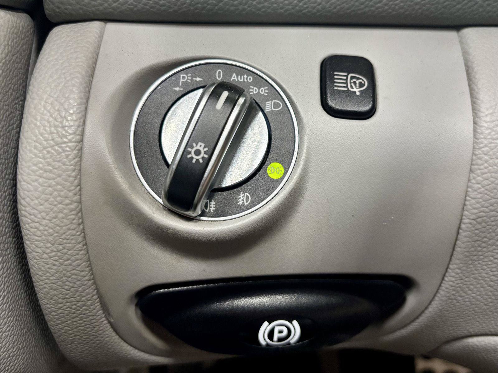 Used 2004 Mercedes-Benz SL 500 image 28